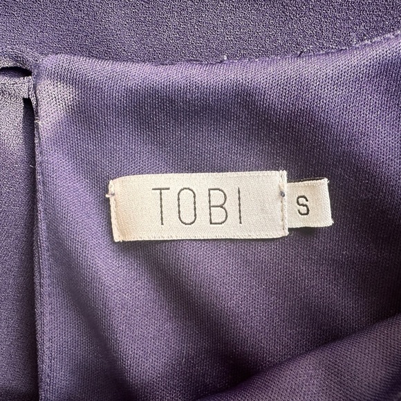 TOBI Scalloped Mini Shift Dress - Picture 11 of 16